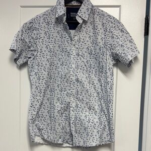 Modern Short Sleeve Button-Down Shirt - White with Navy Floral